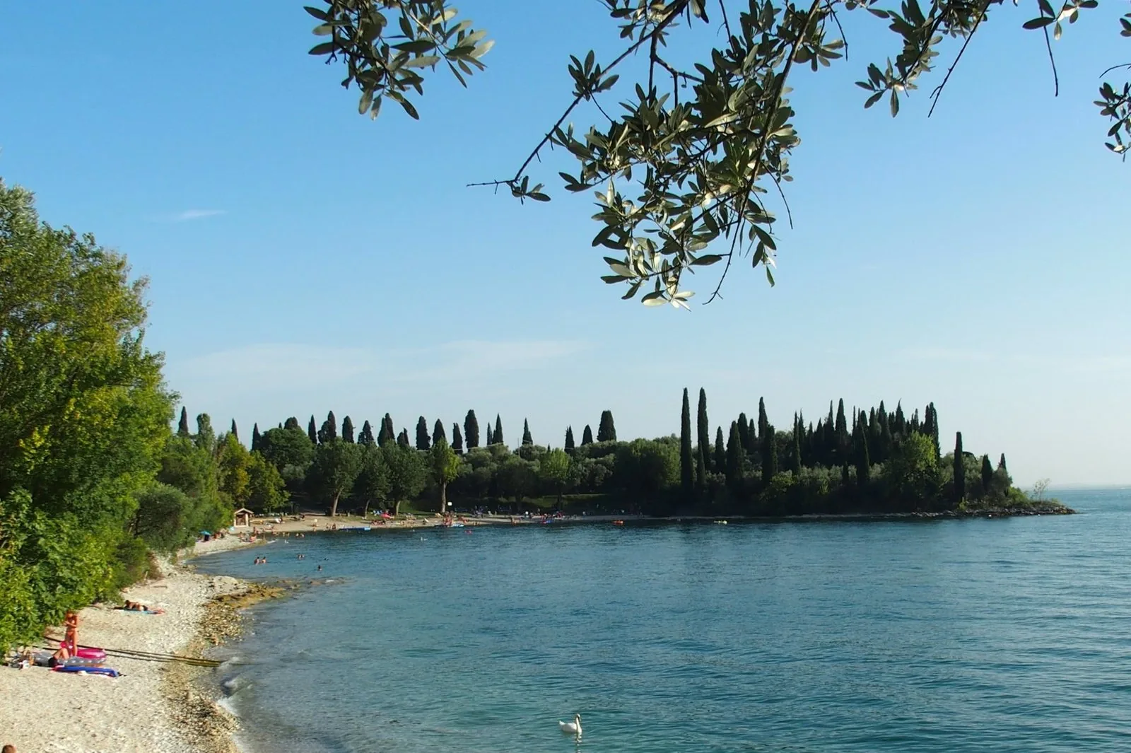 La Baia delle Sirene e la penisola di Punta San Vigilio